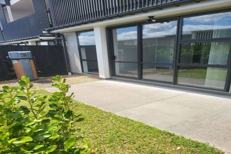 Photo of property in 14 Raranga Lane, Hobsonville, Auckland, 0616