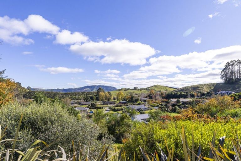 Photo of property in 11 Dalmore Way, Acacia Bay, Taupo, 3385