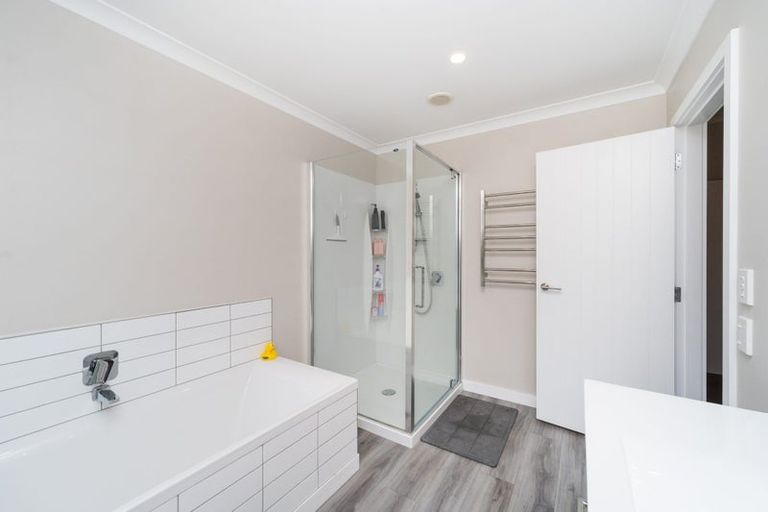 Photo of property in 5 Heritage Place, Terrace End, Palmerston North, 4410