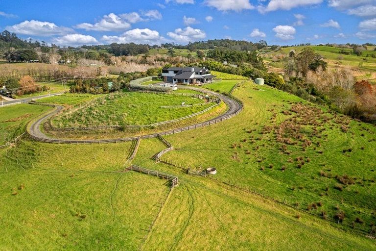 Photo of property in 384 Pine Valley Road, Dairy Flat, Silverdale, 0992