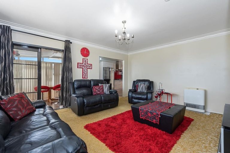 Photo of property in 41 Collins Road, Melville, Hamilton, 3206