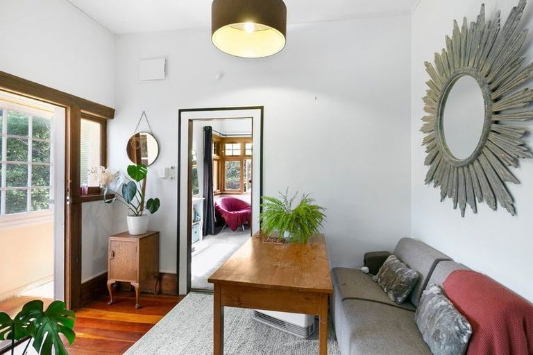 Photo of property in 6 Governor Road, Northland, Wellington, 6012