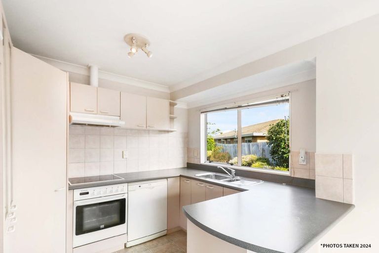 Photo of property in 21 Martin Jugum Lane, Ranui, Auckland, 0612