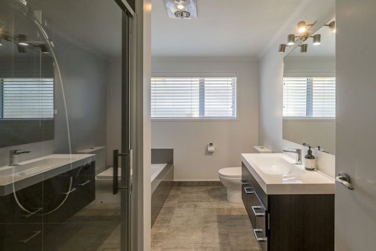 Photo of property in 83 Waipunahau Road, Waikanae, 5036