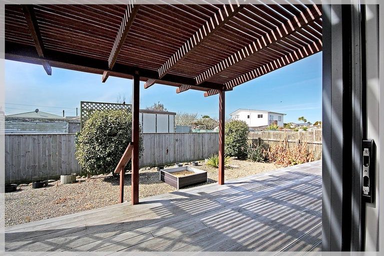 Photo of property in 15a Roore Street, Foxton Beach, Foxton, 4815