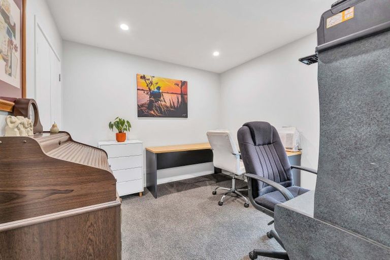 Photo of property in 397a Tukapa Street, Hurdon, New Plymouth, 4310