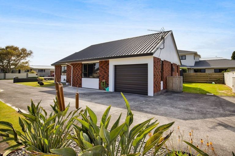 Photo of property in 10 Murdoch Street, Hawera, 4610
