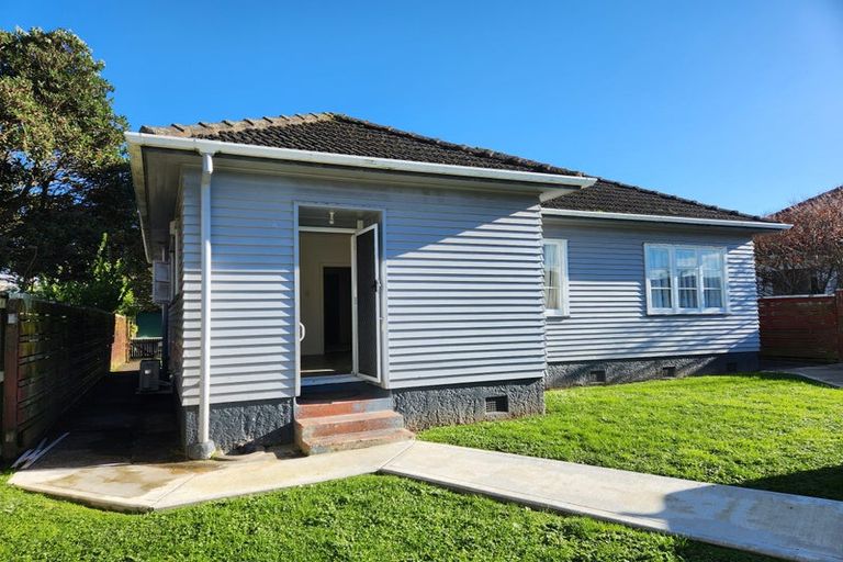 Photo of property in 4 Durham Crescent, Fairfield, Lower Hutt, 5011