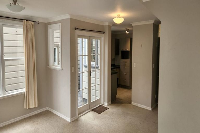 Photo of property in 35 Austin Street, Mount Victoria, Wellington, 6011
