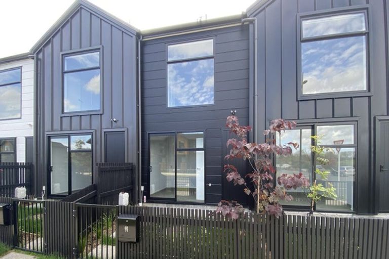 Photo of property in 91 Papatupu Way, Kumeu, 0810