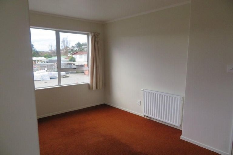 Photo of property in 6a Flock Grove, Fairfield, Lower Hutt, 5011