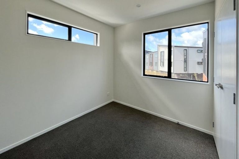 Photo of property in 1/25 Jabuka Street, Glen Eden, 0602