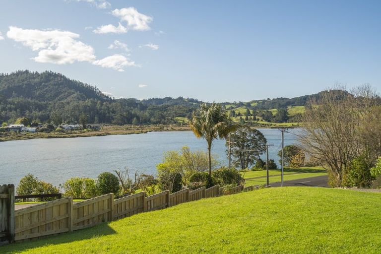 Photo of property in 8 Patton Place, Tairua, 3508