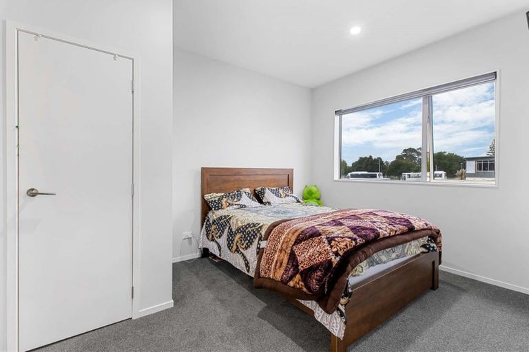Photo of property in 38/11 Ray Small Drive, Papakura, 2110