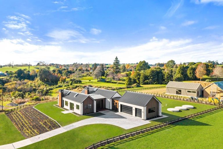 Photo of property in 90 Mangahia Lane, Ngahinapouri, 3882