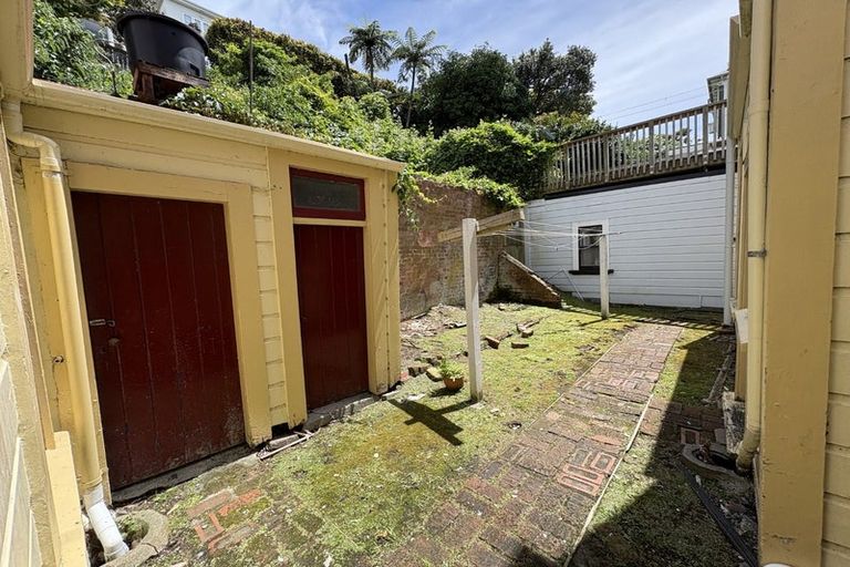 Photo of property in 1/18 Clifton Terrace, Kelburn, Wellington, 6012