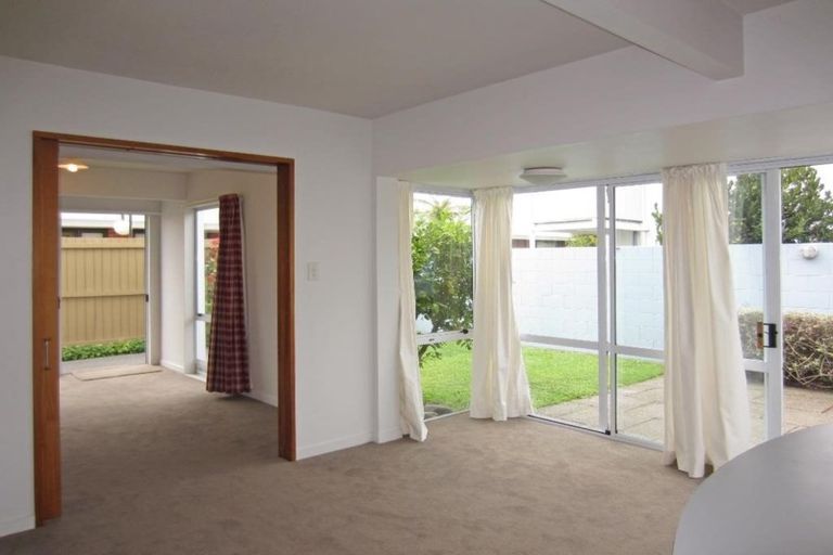 Photo of property in 2/511 Durham Street North, St Albans, Christchurch, 8014