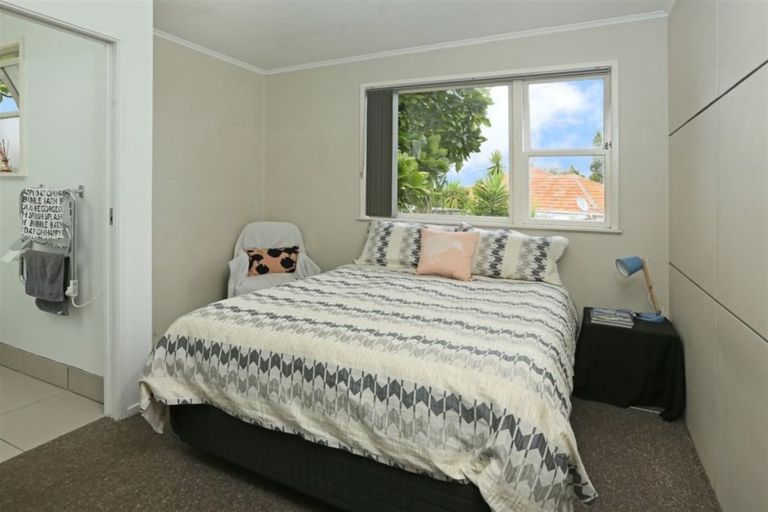 Photo of property in 249a Great North Road, Henderson, Auckland, 0612