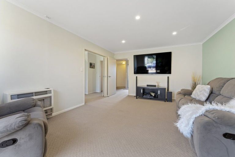 Photo of property in 25 Geneva Terrace, Kelvin Grove, Palmerston North, 4414