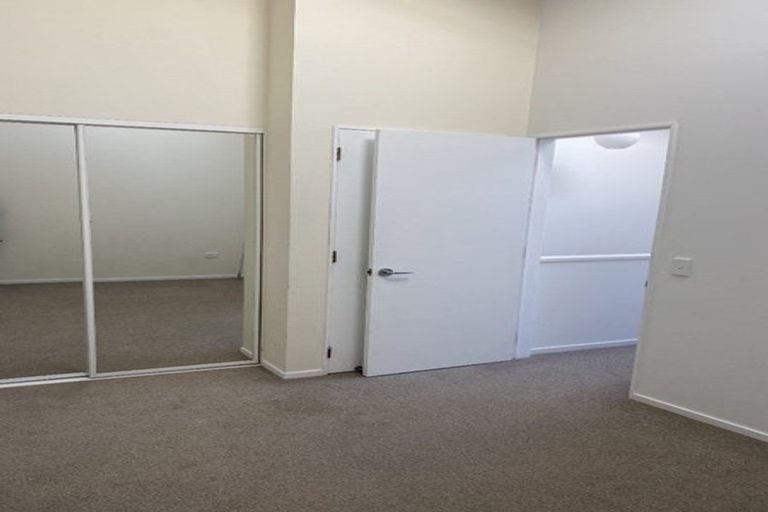 Photo of property in Pirie Street Townhouses, 15/35 Pirie Street, Mount Victoria, Wellington, 6011