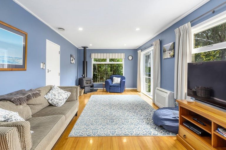 Photo of property in 5 Kellsmere Crescent, Island Bay, Wellington, 6023