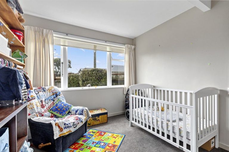 Photo of property in 34 Rua Street, Lyall Bay, Wellington, 6022