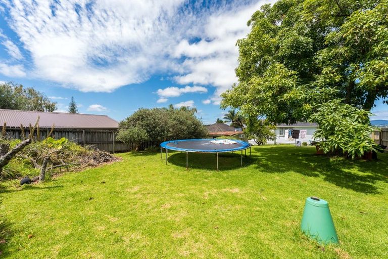 Photo of property in 13 Waione Avenue, Te Atatu Peninsula, Auckland, 0610