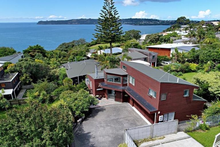 Photo of property in 15b Melandra Road, Stanmore Bay, Whangaparaoa, 0932