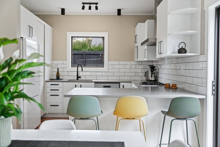 Photo of property in 3 Huia Road, Raumati Beach, Paraparaumu, 5032