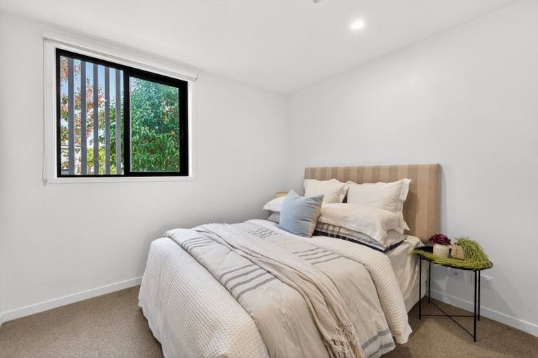 Photo of property in 4/169 Hobsonville Point Road, Hobsonville, Auckland, 0616