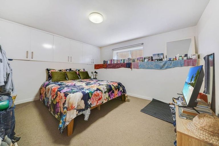Photo of property in 582 Massey Road, Mangere, Auckland, 2022