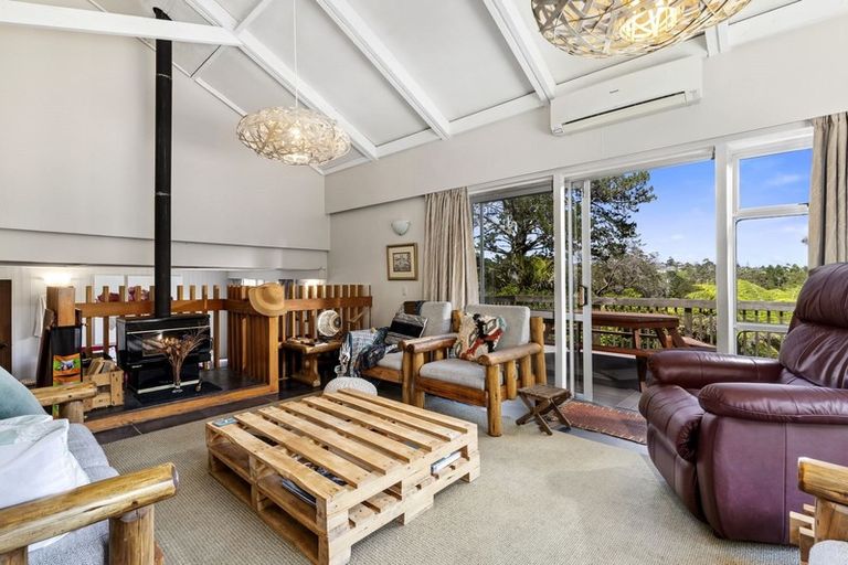 Photo of property in 36 Coroglen Avenue, Birkenhead, Auckland, 0626