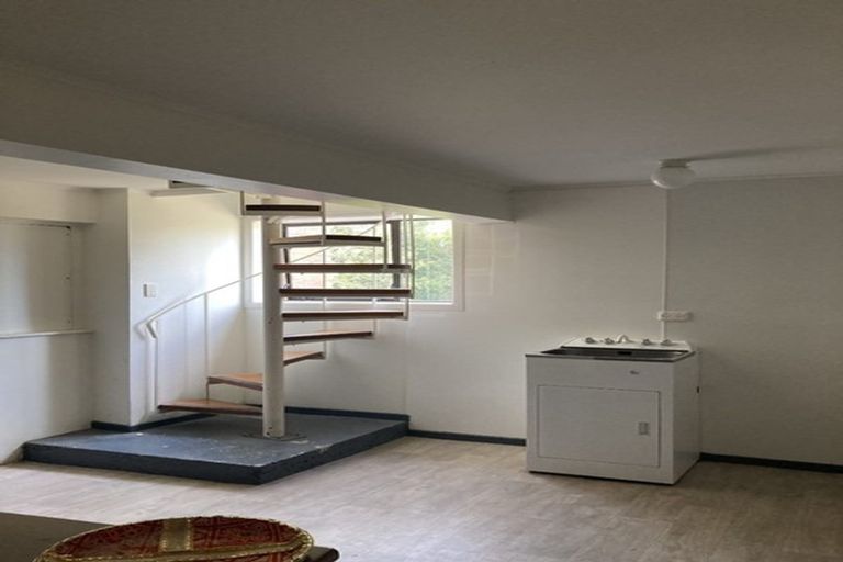 Photo of property in 80 Stottholm Road, Titirangi, Auckland, 0604