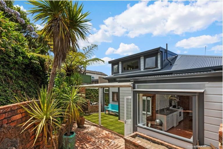 Photo of property in 62f1 Roseneath Terrace, Roseneath, Wellington, 6011