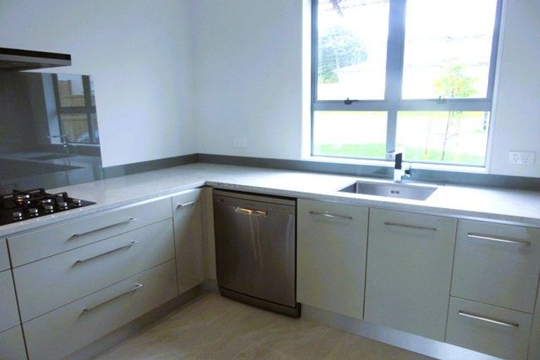 Photo of property in 13 Mauku Lane, Greenhithe, Auckland, 0632