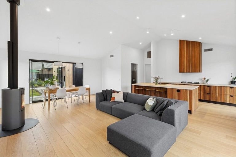 Photo of property in 12 Cleland Close, Wanaka, 9382