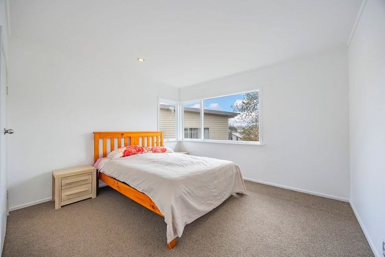 Photo of property in 9a Mackwood Place, Birkdale, Auckland, 0626
