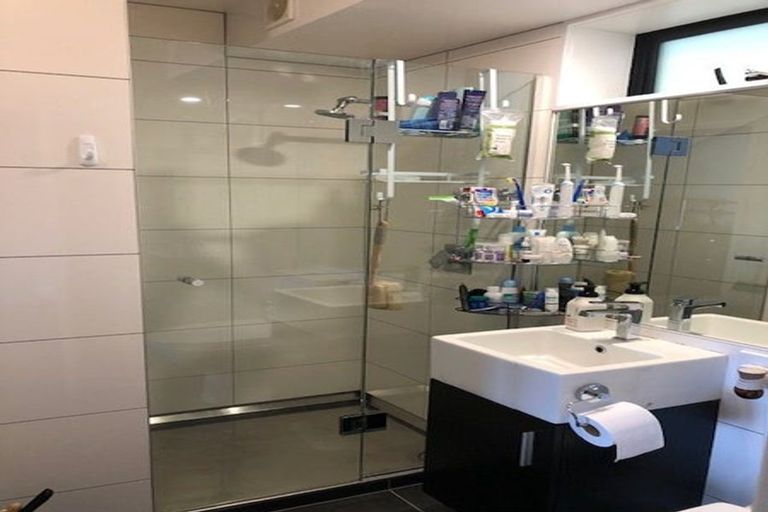 Photo of property in Barton Flats, 1/9-11 Barton Terrace, Thorndon, Wellington, 6011