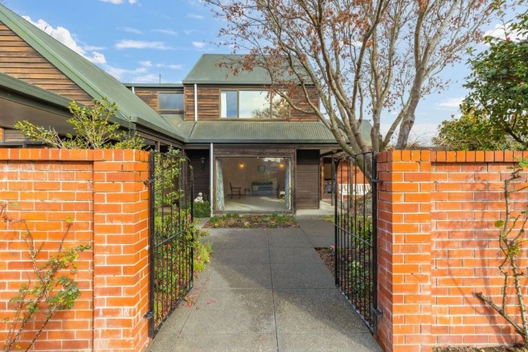 Photo of property in 9 Felstead Place, Avonhead, Christchurch, 8042