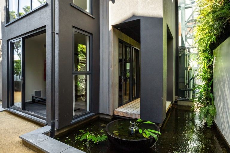 Photo of property in 14 Shalimar Crescent, Khandallah, Wellington, 6035