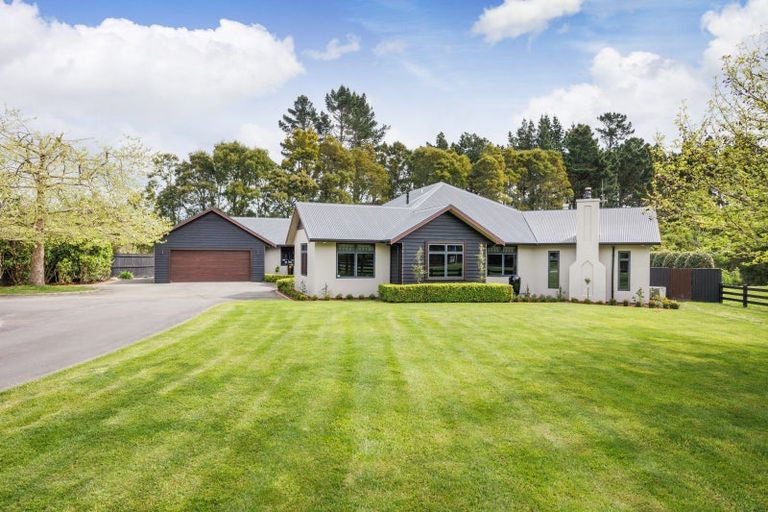 Photo of property in 7 Titirangi Drive, Fitzherbert, Palmerston North, 4471