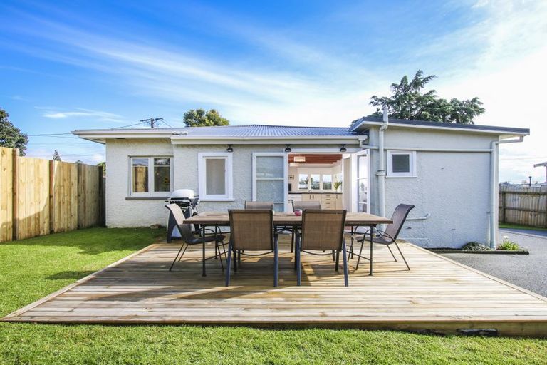 Photo of property in 3 Copley Street, New Lynn, Auckland, 0600