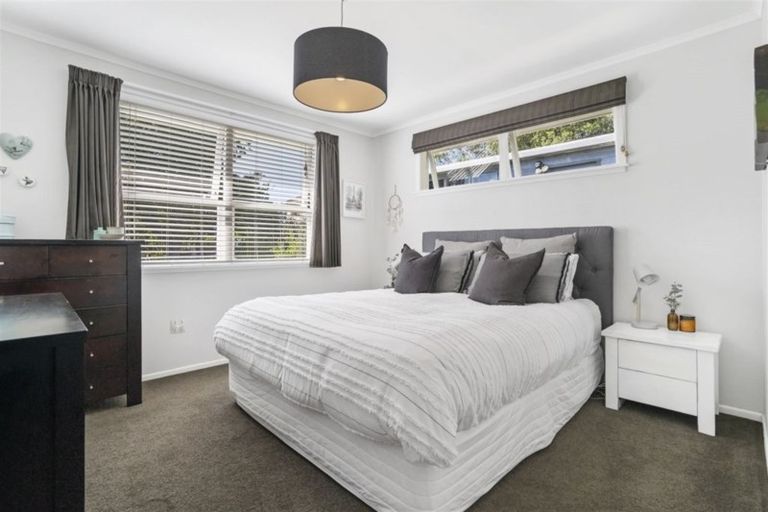 Photo of property in 3 Catrina Avenue, Birkenhead, Auckland, 0626