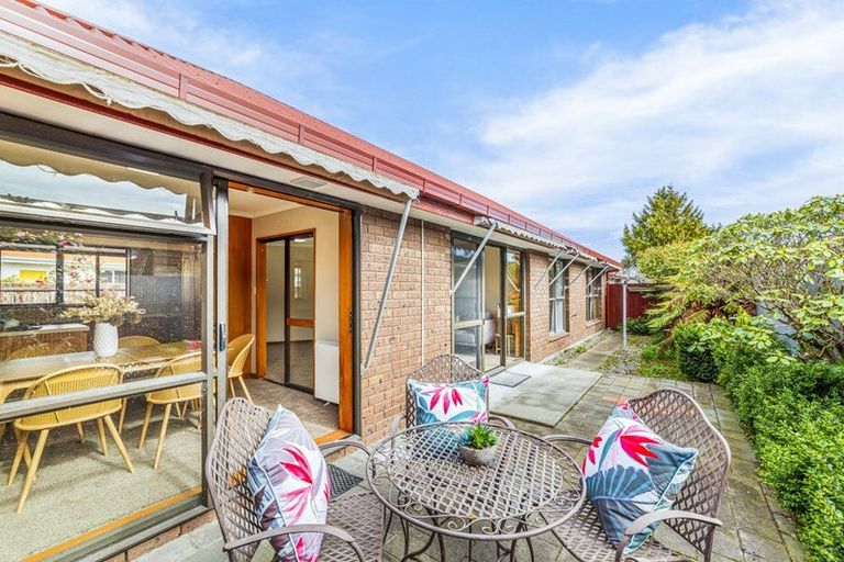 Photo of property in 2/49 Division Street, Riccarton, Christchurch, 8041