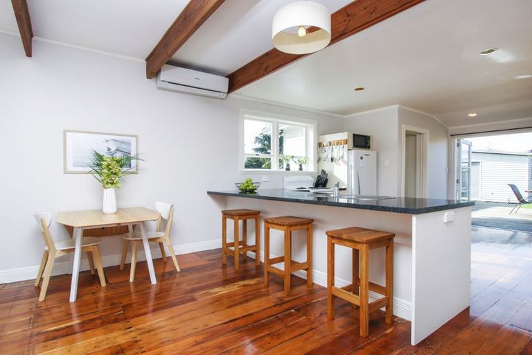 Photo of property in 3 Copley Street, New Lynn, Auckland, 0600