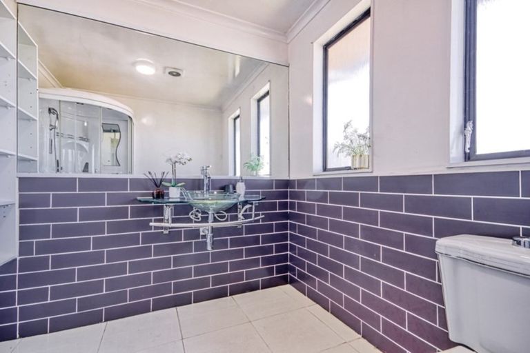 Photo of property in 185a/1 Royal Road, Massey, Auckland, 0614