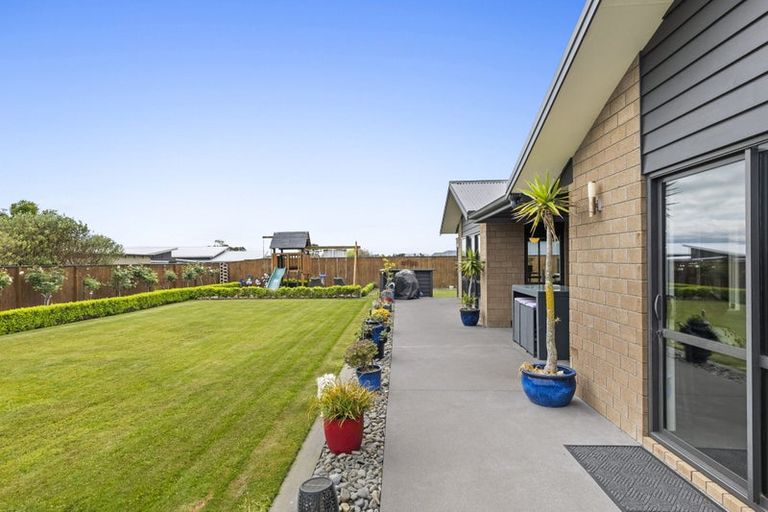 Photo of property in 12 Nikau Place, Hawera, 4610