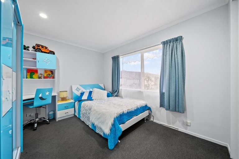 Photo of property in 35 Croftview Road, Wattle Downs, Auckland, 2103