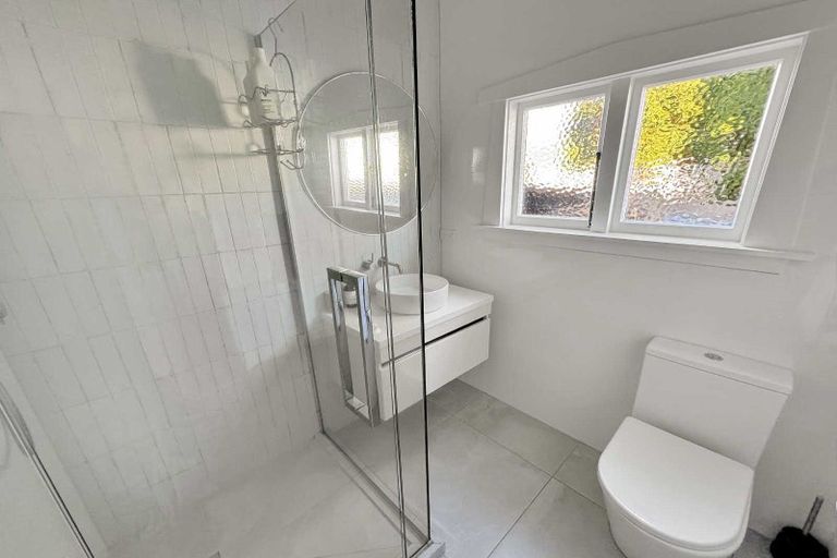 Photo of property in 155 Weston Road, St Albans, Christchurch, 8052