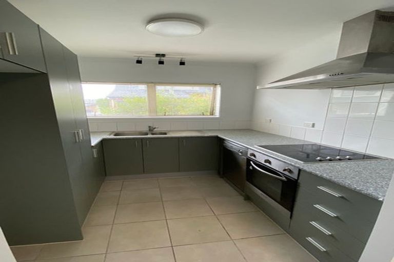 Photo of property in St Claire Village, 121/172 Mcleod Road, Te Atatu South, Auckland, 0610